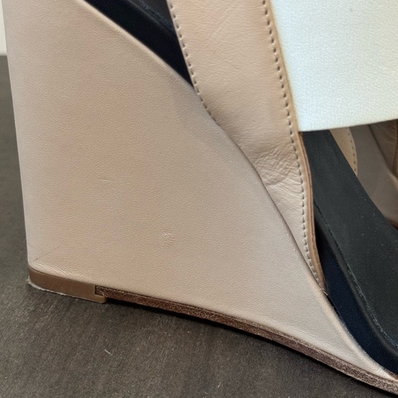 VINCE Kyra Wedge Sandal - Black/White/Natural - Size 7.5 - GUC+ - Picture 4 of 10